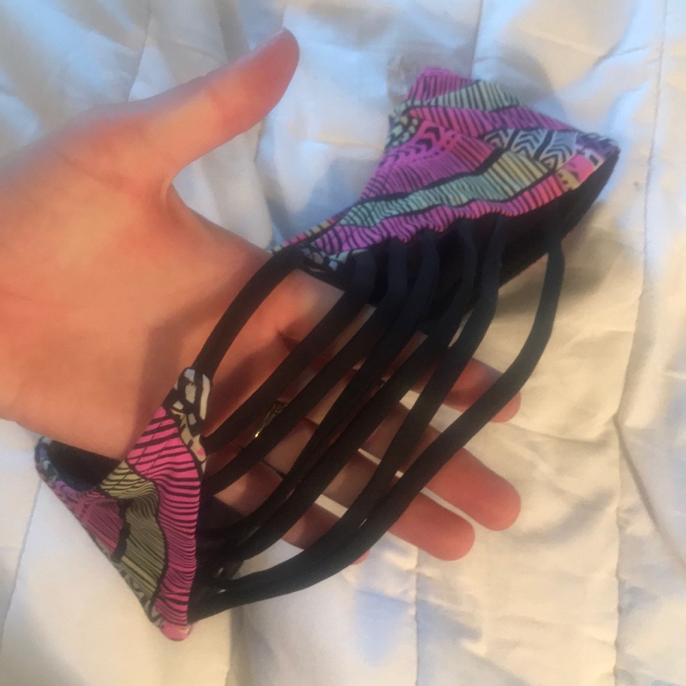 Bikini - Picture 3 of 3